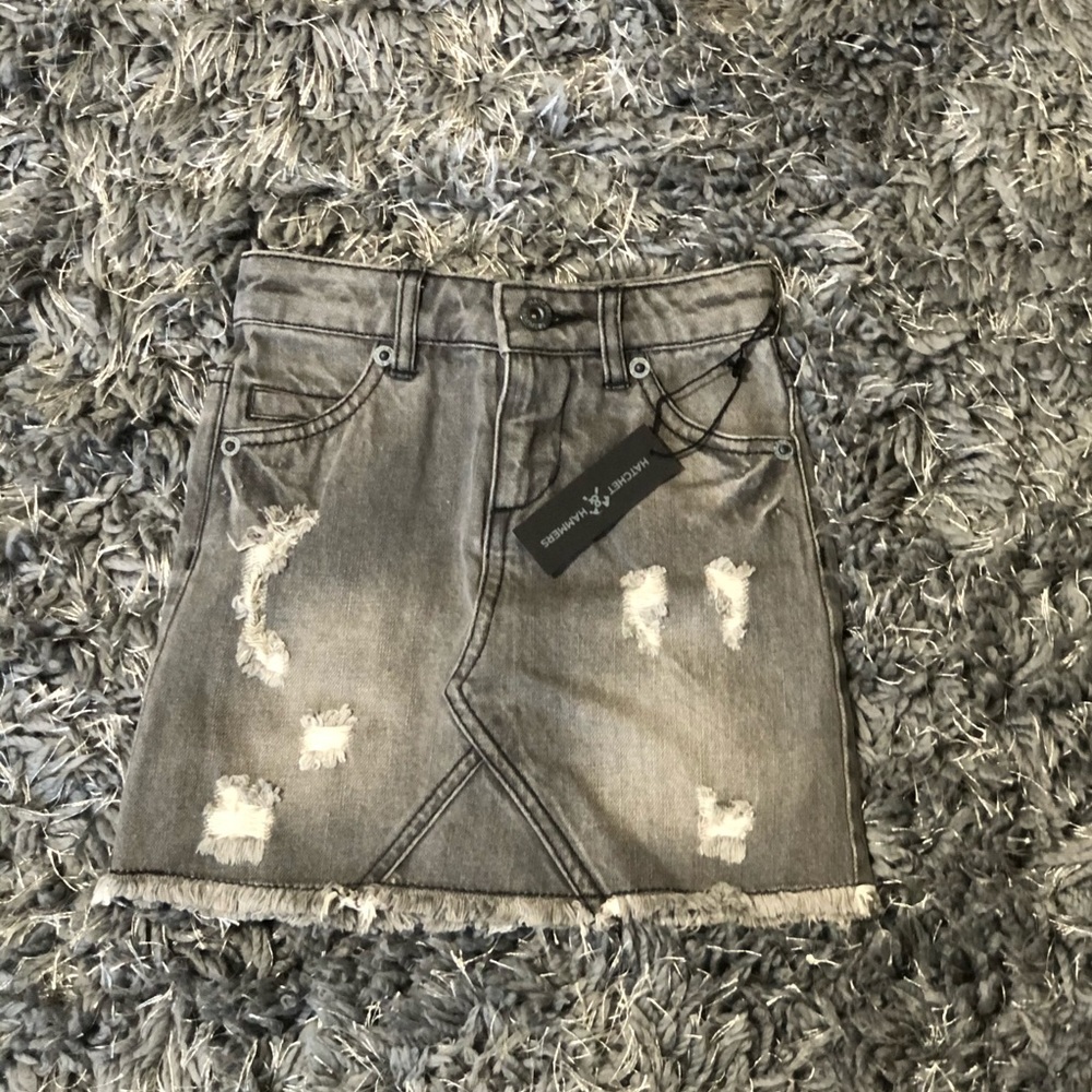 ❤️NWT GREY JEAN SKIRT